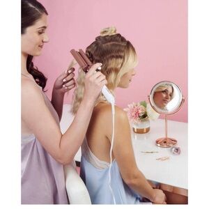 Conair double ceramic triple barrel waver - NWT